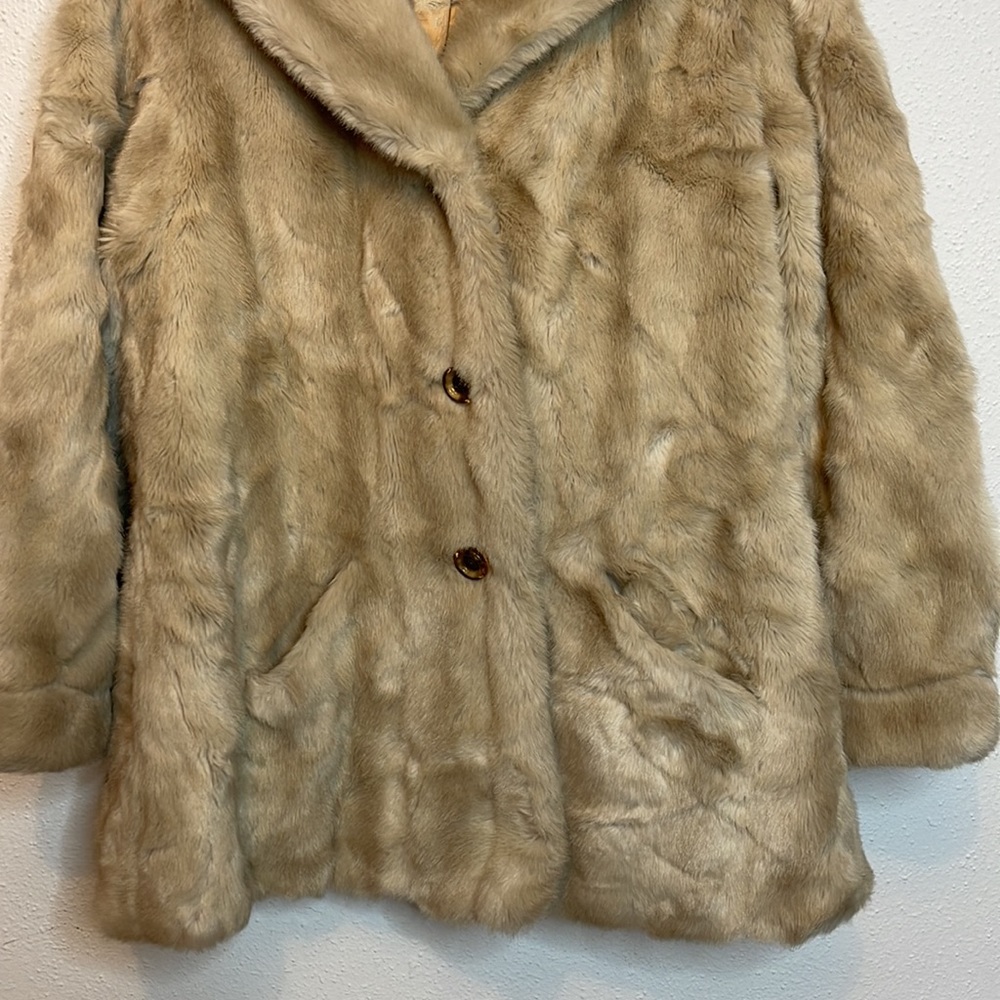 Raleigh’s Washington Vintage Collared Faux Fir Tan Coat - Picture 4 of 10